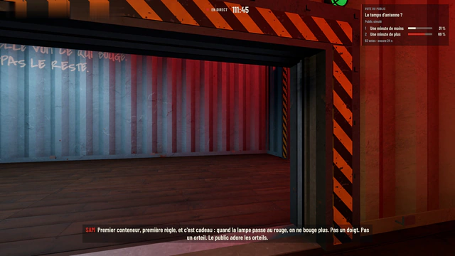 À plat ventre dans la trappe, la lampe du voisin passée au rouge, et le vote du public en haut à droite.